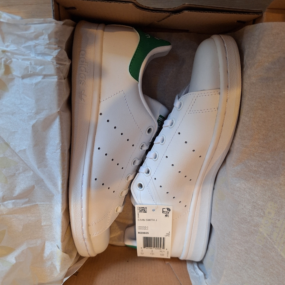 New Adidas Youth Originals Stan Smith JR Shoes (M20605)  White /Green Size 4.5